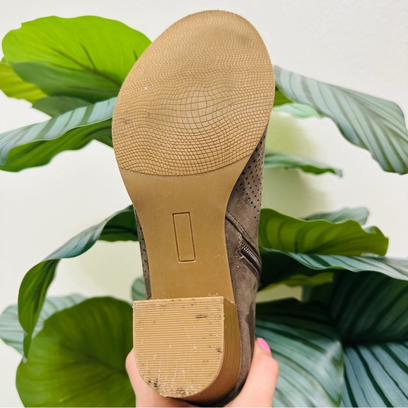 Jorē Savvy Heeled Boots - Picture 5 of 7